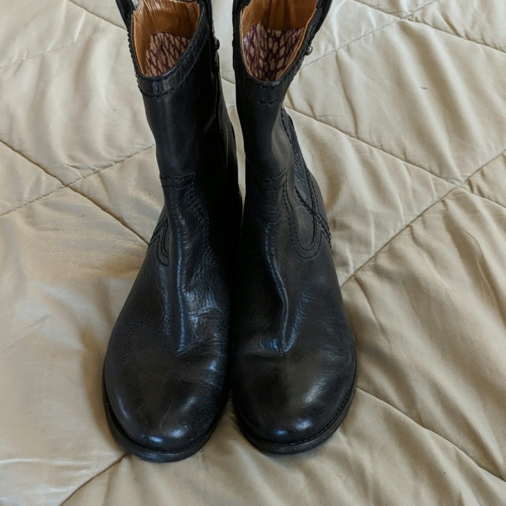 Black boots